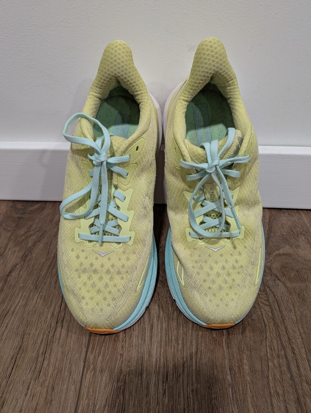 HOKA Clifton 9 Size 7.5B - Picture 3 of 12